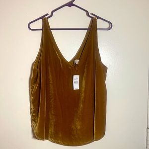 Double V Shell Gold Velvet Top